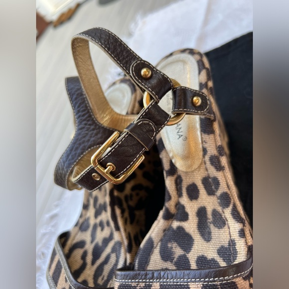 Dolce and Gabbana vintage linen  animal print platform sandals. - Picture 7 of 11